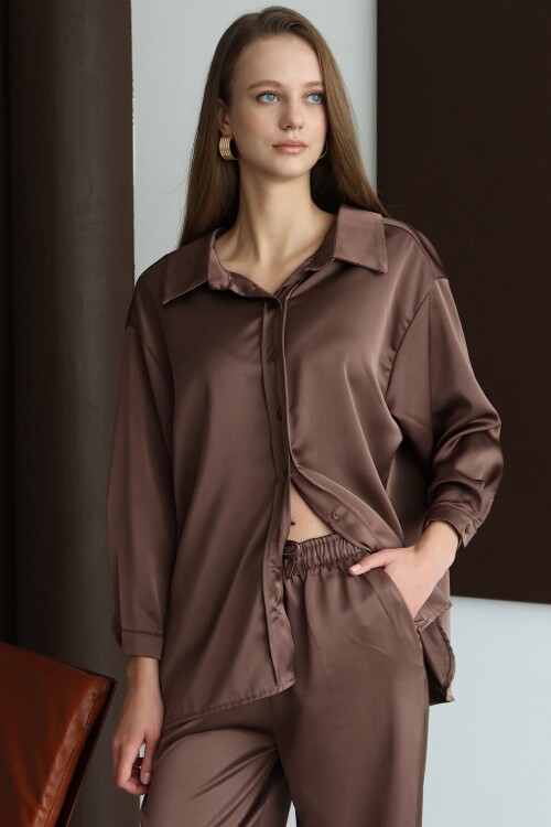 Düğmeli Oversize Saten Gömlek