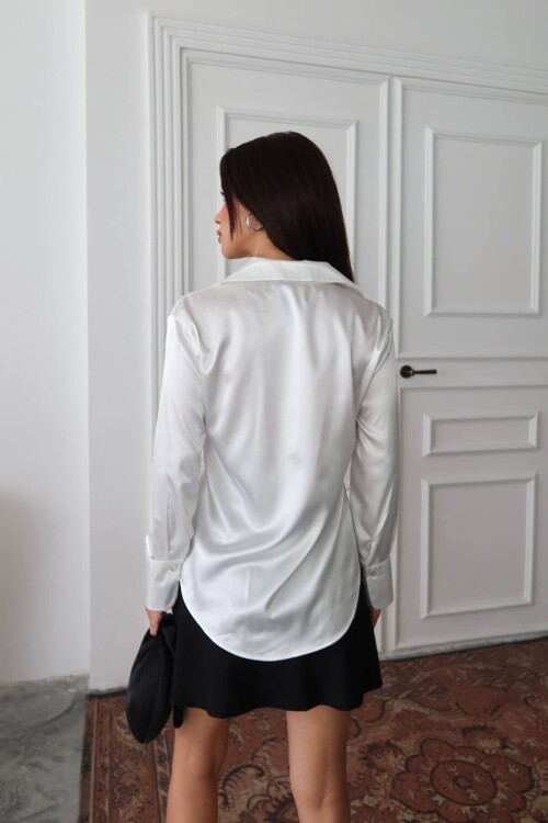 Düğmeli Saten Gömlek