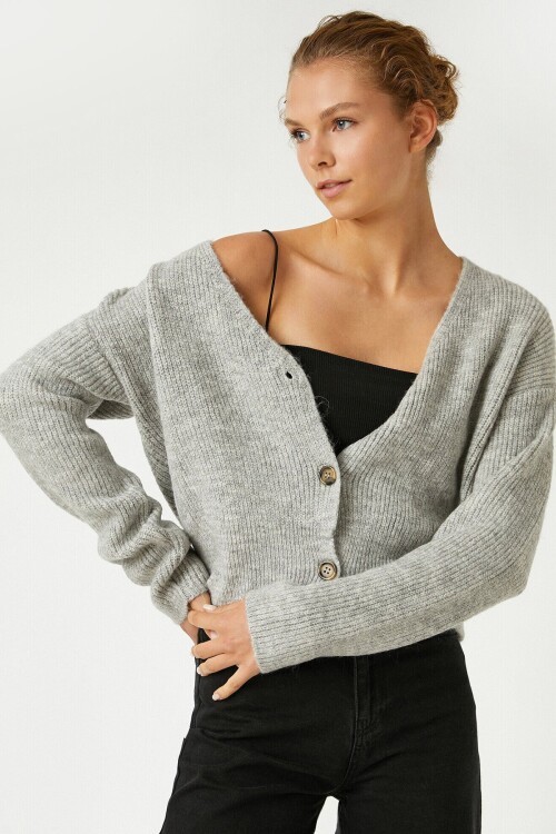 Düğmeli V Yaka Triko Hırka