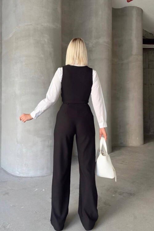 Düğmeli Yelek ve Palazzo Pantolon Takım