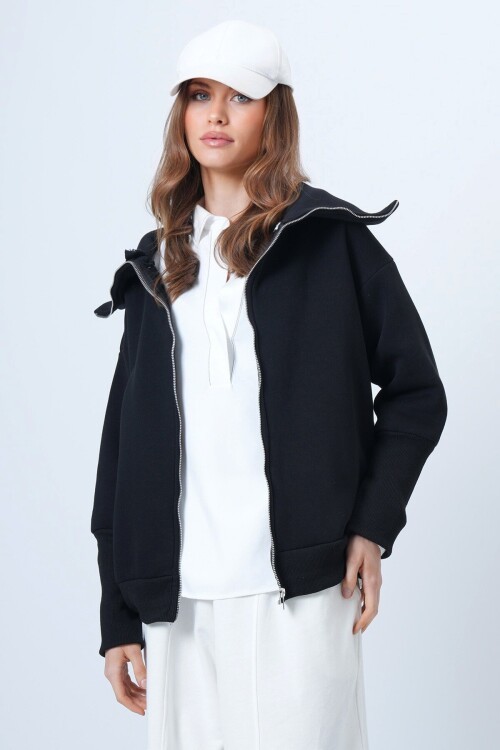 Fermuarlı Geniş Yakalı Uzun Kollu Sweatshirt