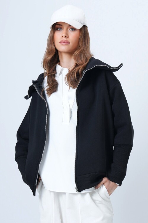 Fermuarlı Geniş Yakalı Uzun Kollu Sweatshirt