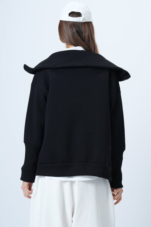 Fermuarlı Geniş Yakalı Uzun Kollu Sweatshirt