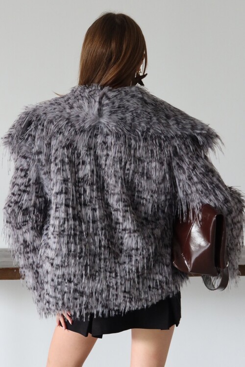 Geniş Yaka Püsküllü Premium Kürk Ceket