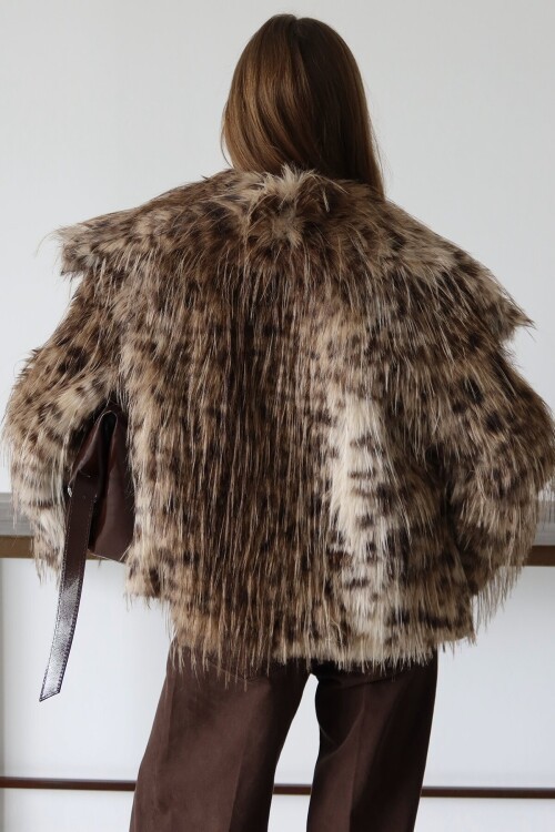 Geniş Yaka Püsküllü Premium Kürk Ceket