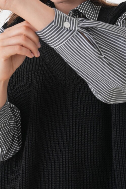 Gömlek Detaylı V Yaka Triko Süveter Bluz