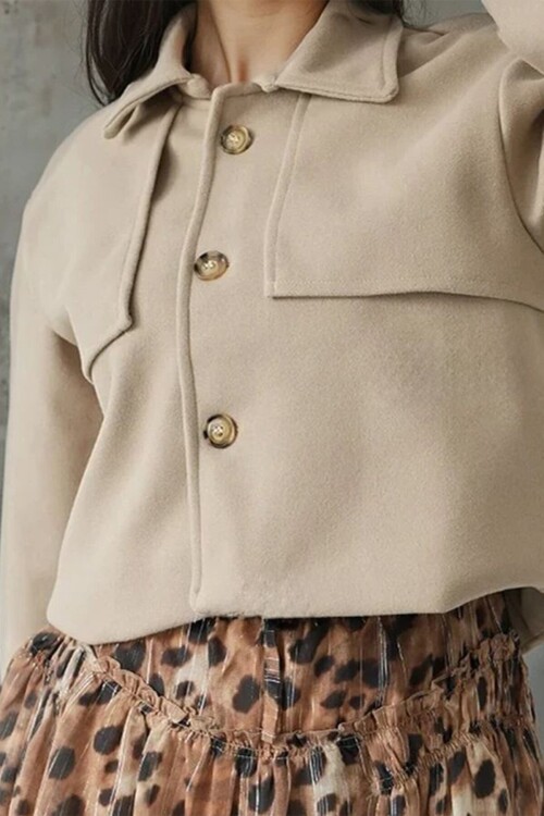 Gömlek Yaka Düğme kapamalı Kısa Kaşe Ceket