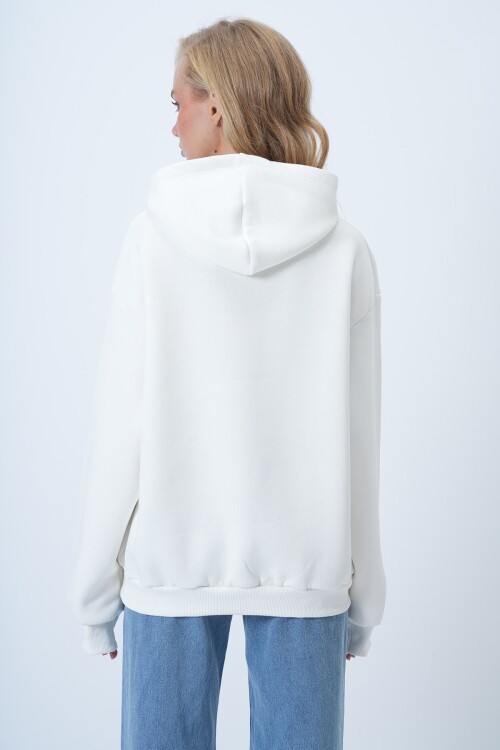 İçi Şardonlu Kanguru Cepli Kiraz Nakışlı Kapüşonlu 3 İplik Sweatshırt