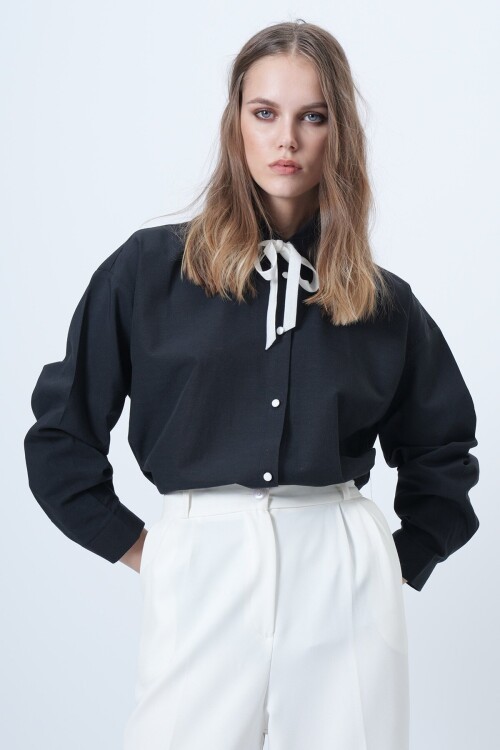 Kadife Kurdela Detaylı Kontrast Düğmeli Oversize Dokuma Gömlek