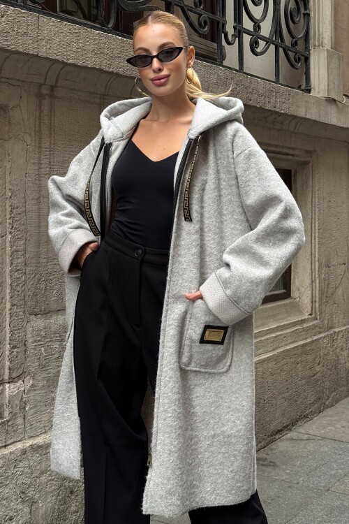 Gri Kapüşonlu Fermuar Kapamalı Torba Cepli Astarsız Kaban