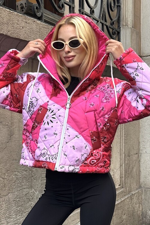 Kapüşonlu Kol Fermuarlı Kapitone Şişme Mont