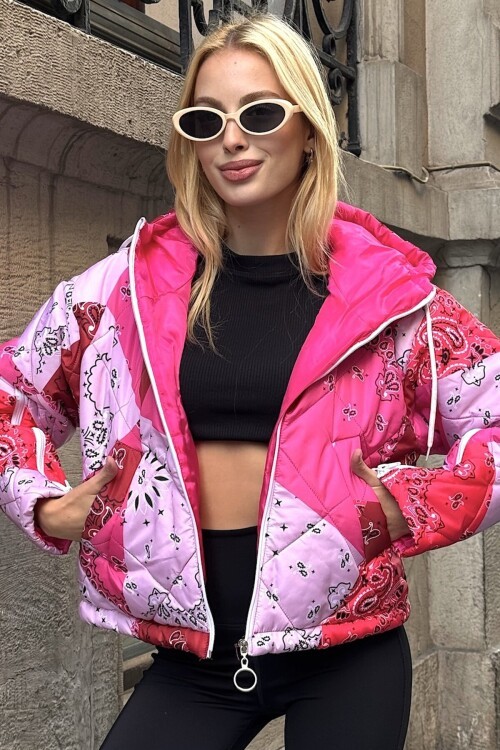 Kapüşonlu Kol Fermuarlı Kapitone Şişme Mont