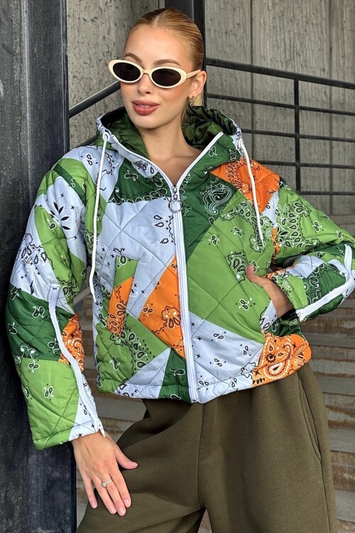 Kapüşonlu Kol Fermuarlı Kapitone Şişme Mont