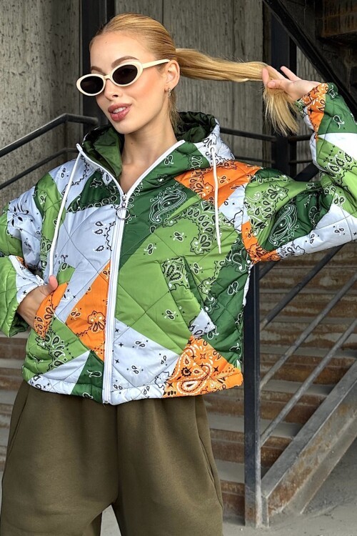 Kapüşonlu Kol Fermuarlı Kapitone Şişme Mont