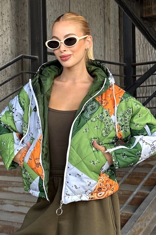 Kapüşonlu Kol Fermuarlı Kapitone Şişme Mont