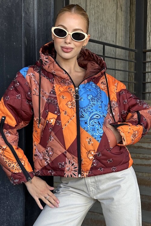 Kapüşonlu Kol Fermuarlı Kapitone Şişme Mont