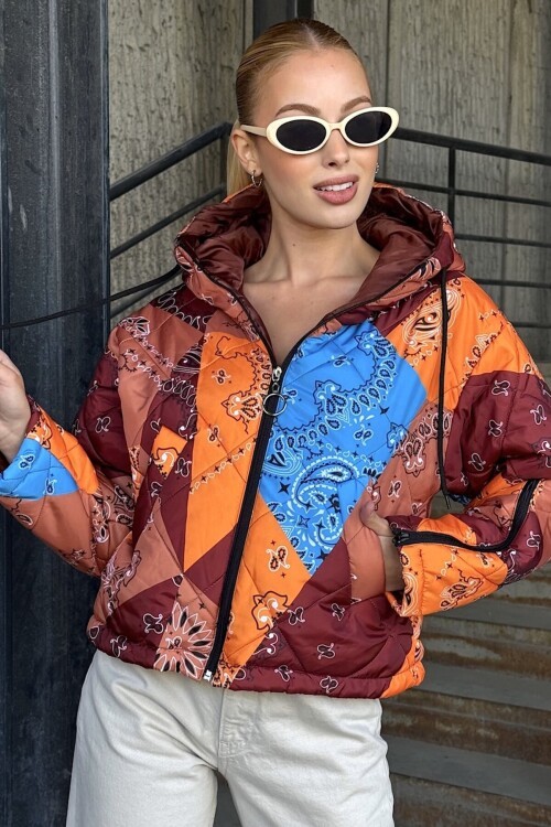 Kapüşonlu Kol Fermuarlı Kapitone Şişme Mont