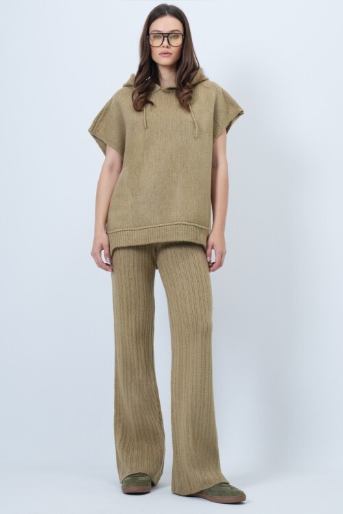 Kapüşonlu Kolsuz Sweat ve Beli Lastikli Pantolon Triko Takım