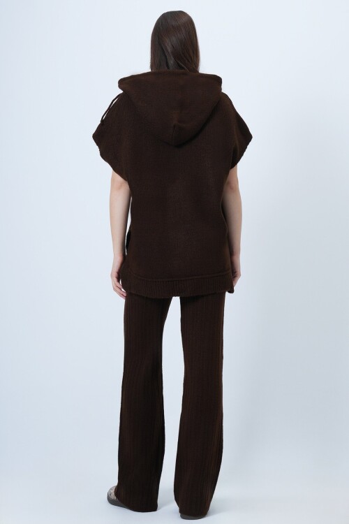 Kapüşonlu Kolsuz Sweat ve Beli Lastikli Pantolon Triko Takım