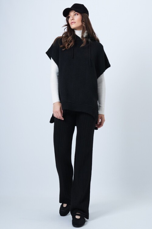 Kapüşonlu Kolsuz Sweat ve Beli Lastikli Pantolon Triko Takım