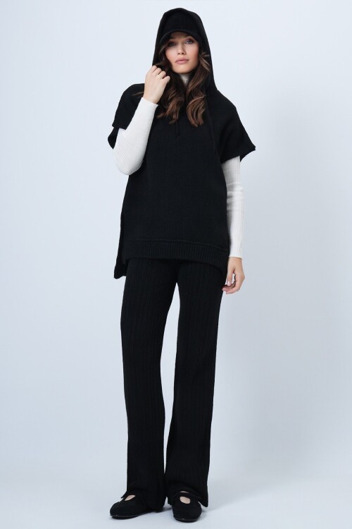 Kapüşonlu Kolsuz Sweat ve Beli Lastikli Pantolon Triko Takım