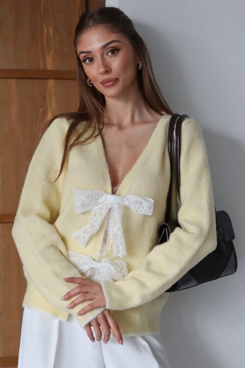 Kurdale Bağlamalı V Yaka Triko Bluz