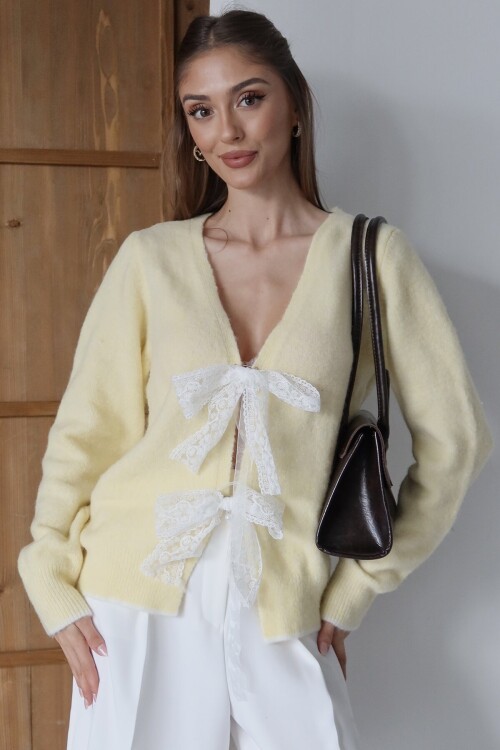 Kurdale Bağlamalı V Yaka Triko Bluz