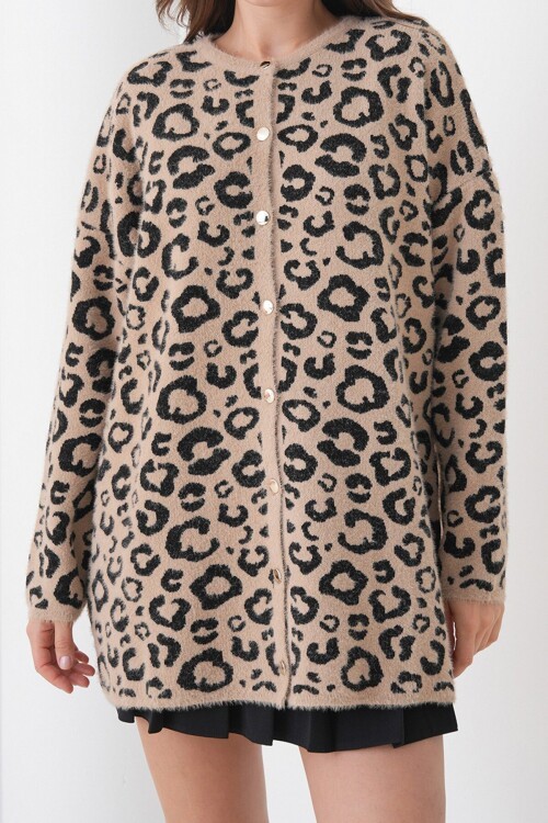 Leopar Desenli Düğmeli Yumoş Triko Hırka