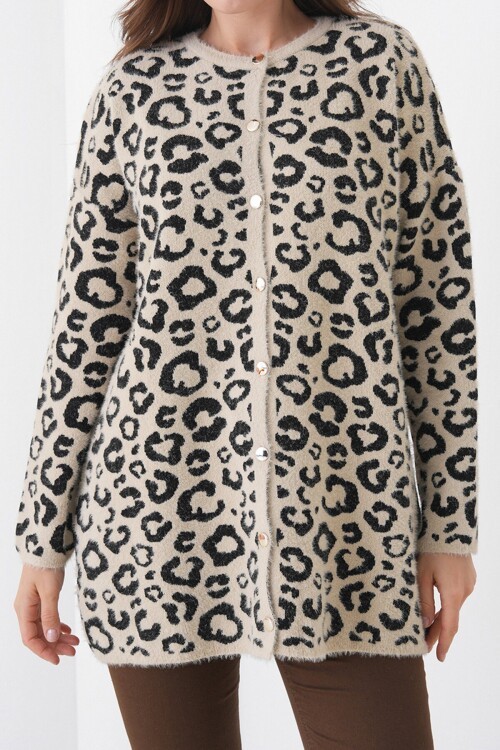 Leopar Desenli Düğmeli Yumoş Triko Hırka