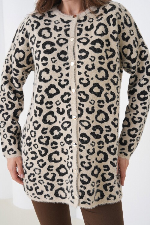 Leopar Desenli Düğmeli Yumoş Triko Hırka