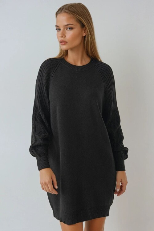 Örgü Detaylı Balon Kollu Triko Elbise