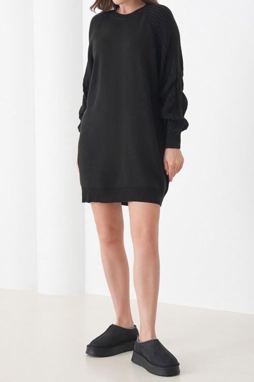 Örgü Detaylı Balon Kollu Triko Elbise