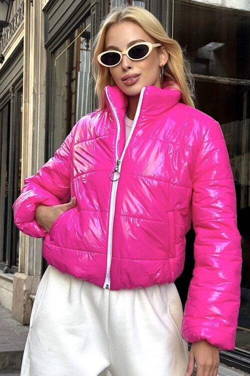 Parlak Kumaş Dik Yaka Fermuarlı Şişme Mont