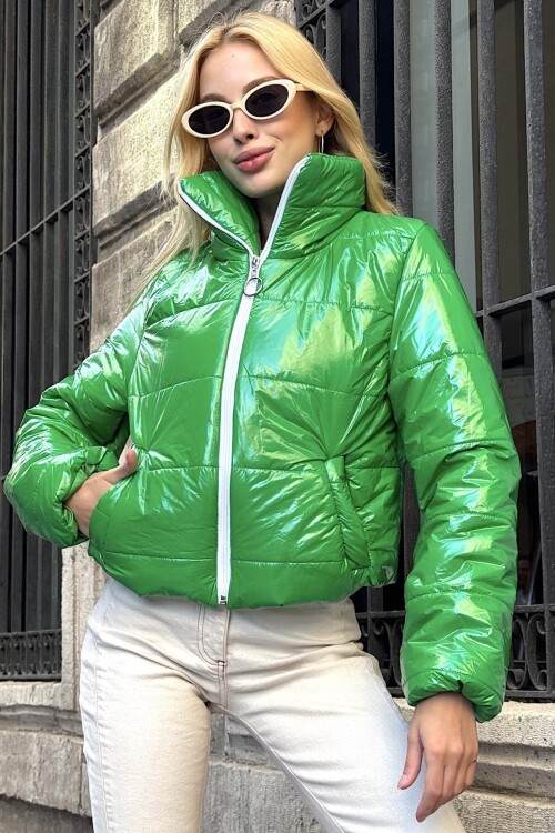 Parlak Kumaş Dik Yaka Fermuarlı Şişme Mont