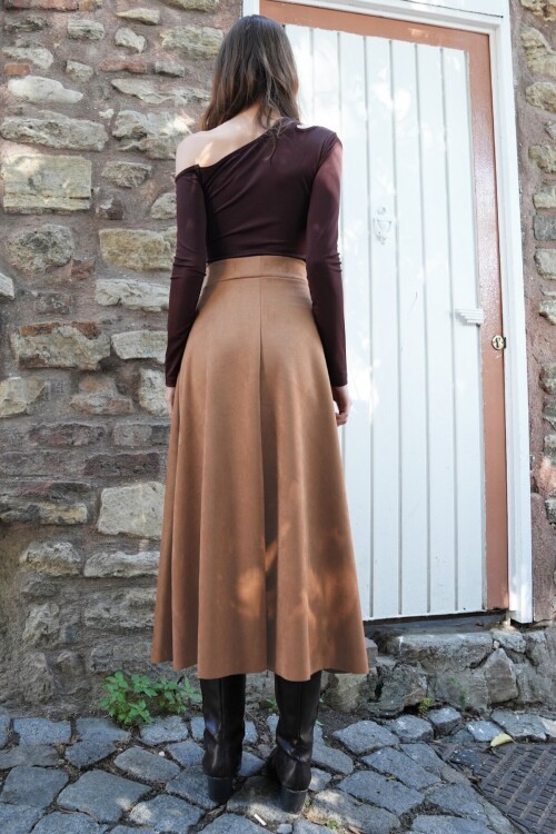 Süet Dokulu Geniş Kesim Midi Etek