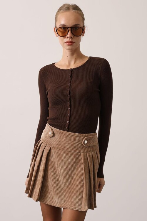 Toka Detaylı Pileli Kadife Mini Etek