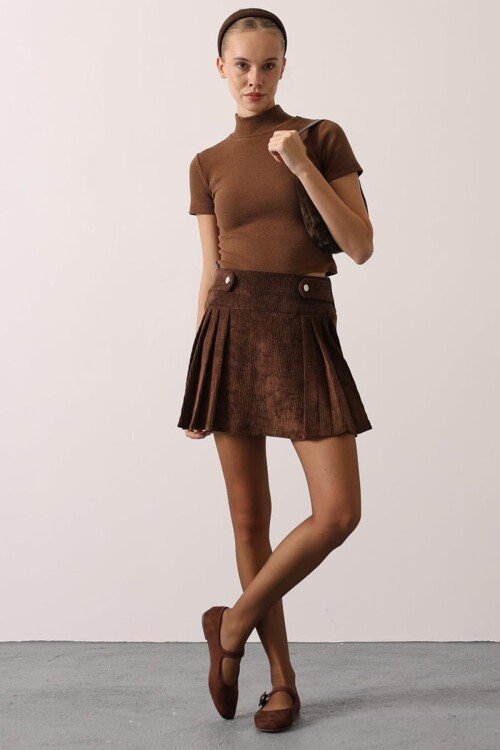 Toka Detaylı Pileli Kadife Mini Etek