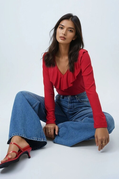 V Yaka Volanlı Yumuşak Dokulu Bluz