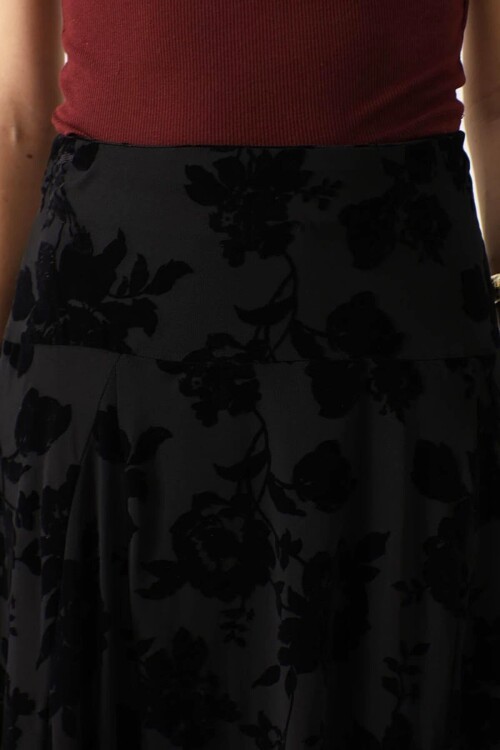 Asimetrik Kesim Çiçek Dokulu Fermuarlı Etek