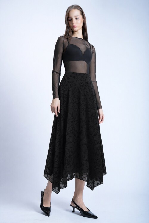 Asimetrik Kesim İçi Astarlı Tül Etek