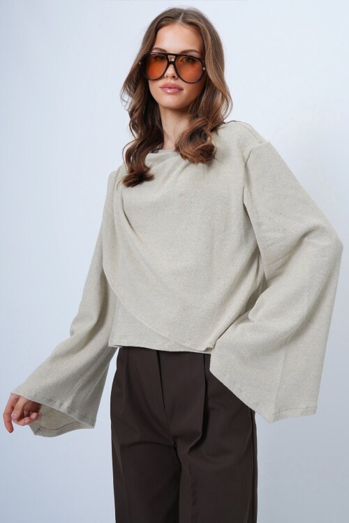 Atkı Detaylı Geniş Kollu Bluz