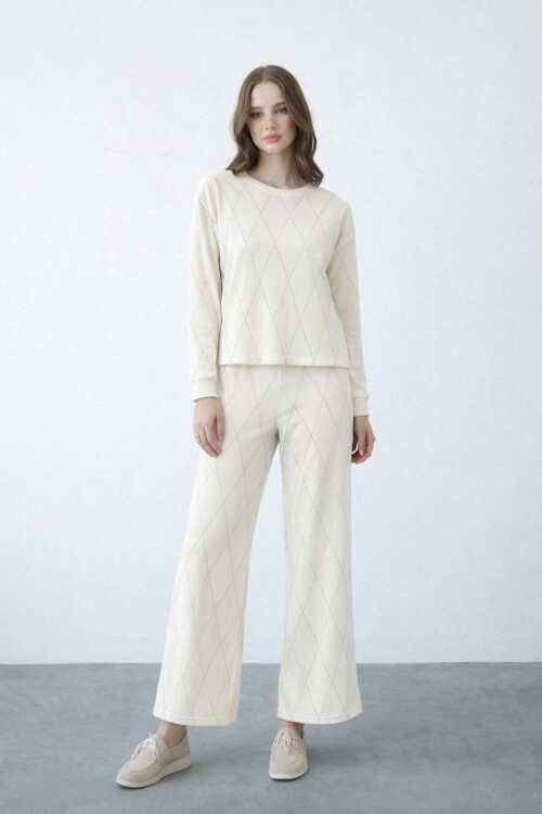 Baklava Desen Taş İşlemeli Bluz Ve Çift Cepli Pantolon Takım