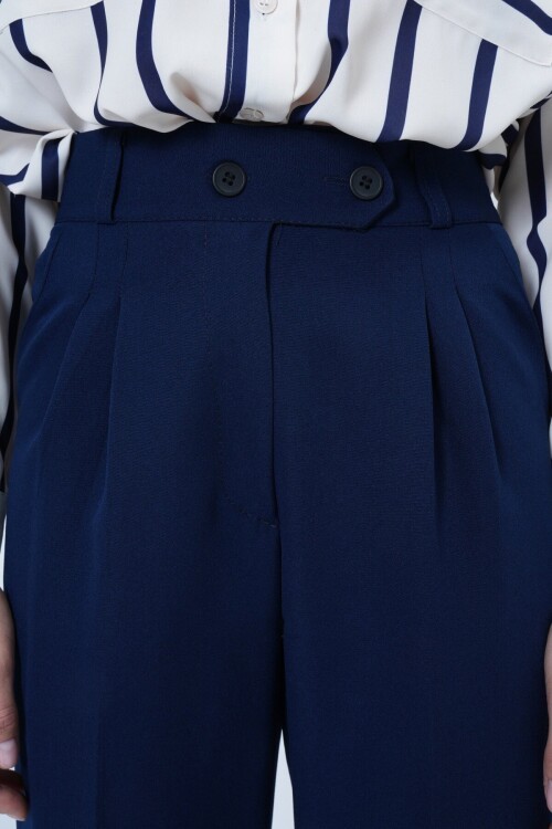 Beli Lastikli Düğme Kapamalı Çift Cepli Pantolon