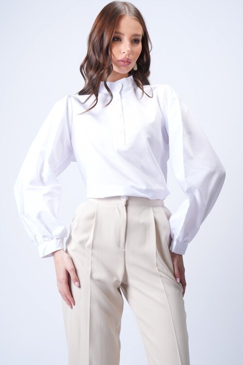 Beyaz Hakim Yaka Yarım Pat Balon Kol Poplin Dokuma Gömlek