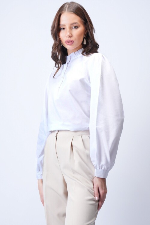 Beyaz Hakim Yaka Yarım Pat Balon Kol Poplin Dokuma Gömlek