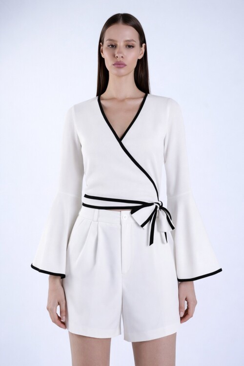 Beyaz İspanyol Kol Biye Detaylı Bağlamlı Kruvaze Bluz