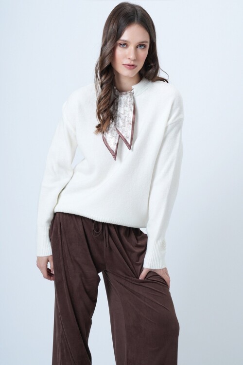 Bisiklet Yaka Fularlı Triko Kazak