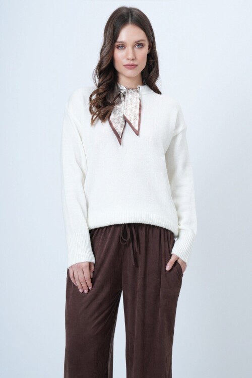 Bisiklet Yaka Fularlı Triko Kazak