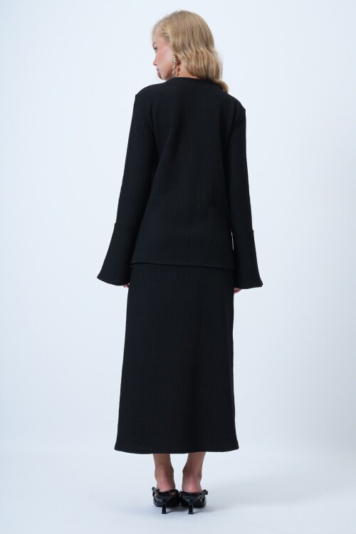 Bisiklet Yaka Gold Düğme Detaylı Cepli Örme Bluz Ve Yırtmaçlı Midiboy Etek Takım