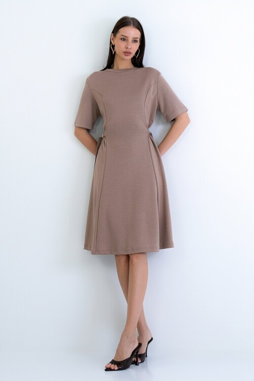 Bisiklet Yaka Tokalı Elbise